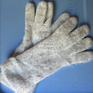 Cozy Gray Women's Gloves